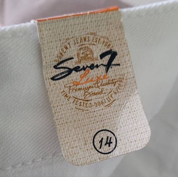 NWT Seven7 Denim Shorts ❤️ - Picture 5 of 5